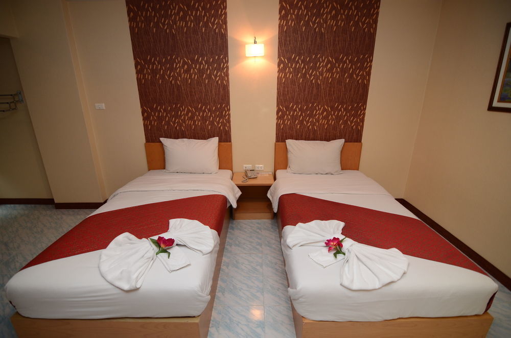 Oyo 257 Sea Paradise Hotel Sattahip Exteriör bild