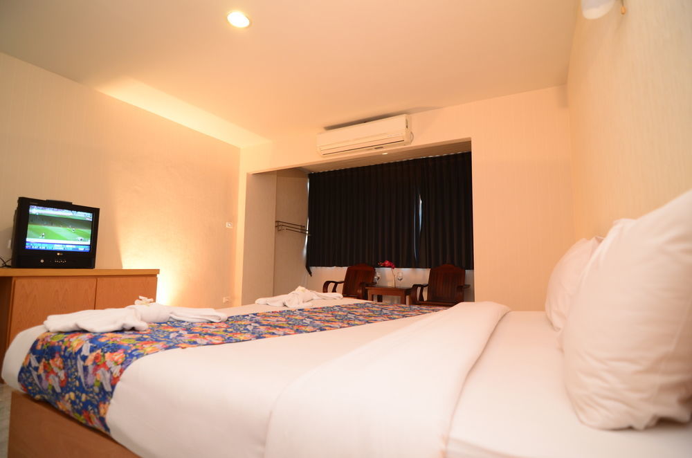 Oyo 257 Sea Paradise Hotel Sattahip Exteriör bild