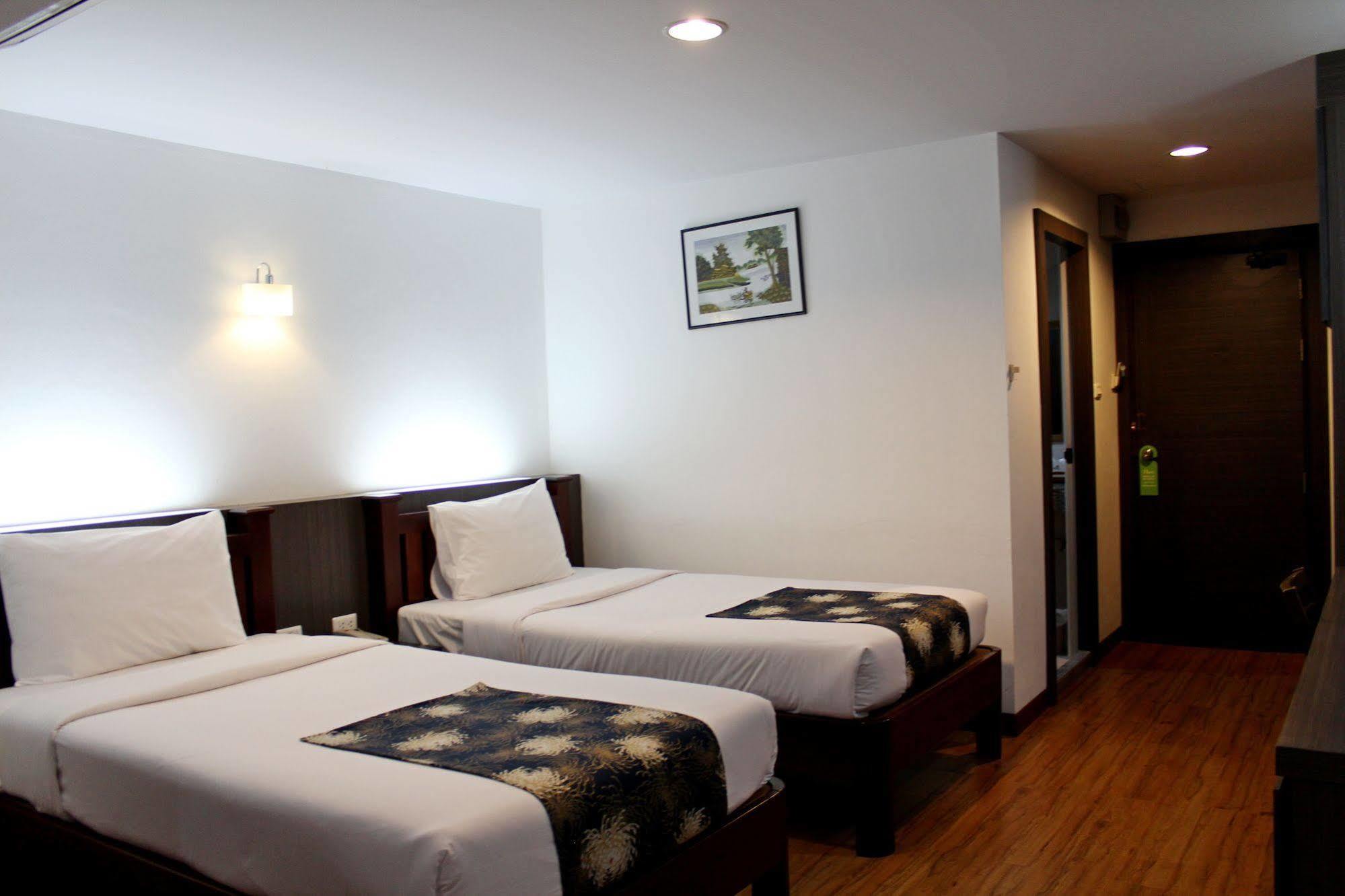 Oyo 257 Sea Paradise Hotel Sattahip Exteriör bild
