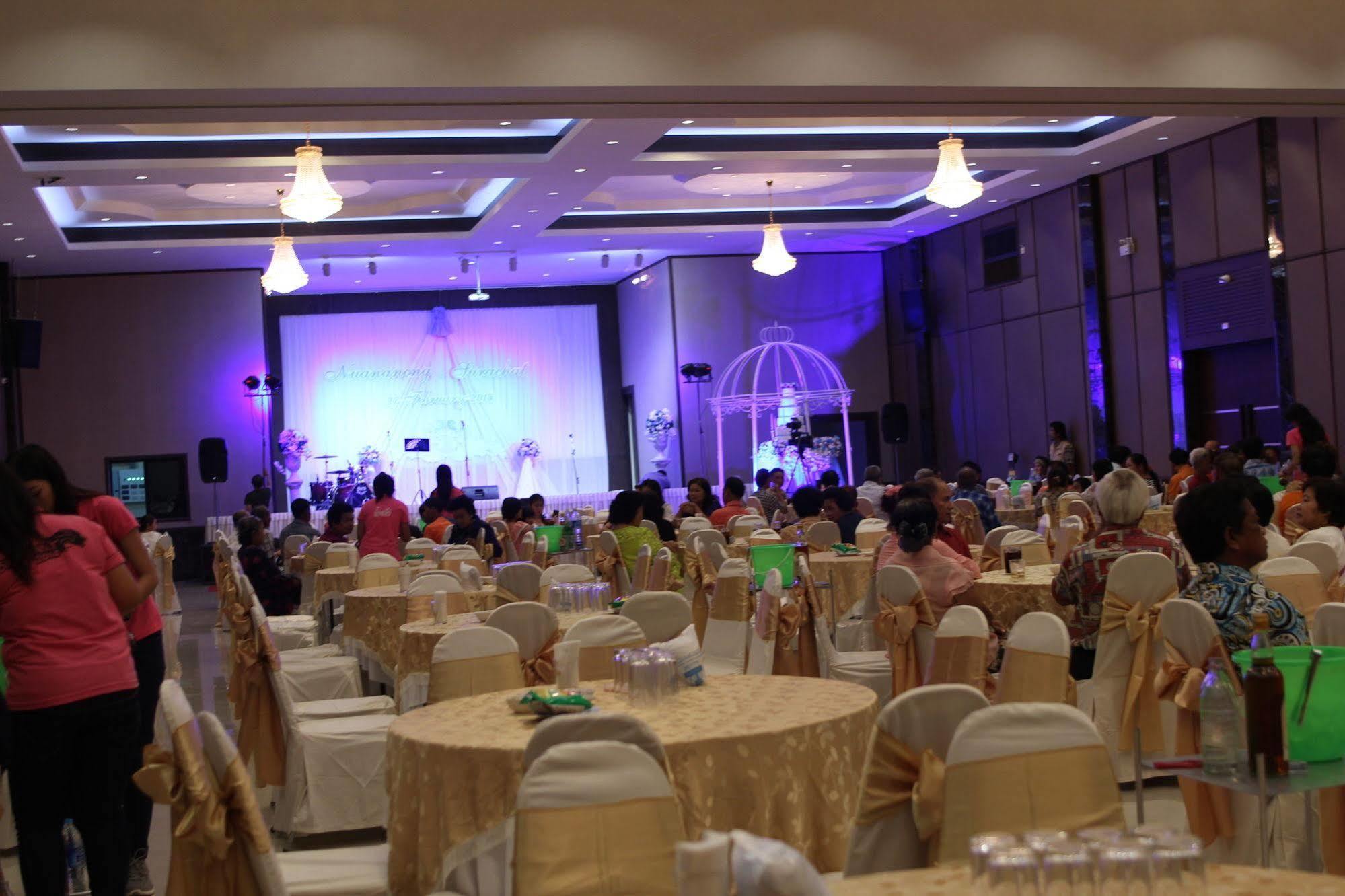 Oyo 257 Sea Paradise Hotel Sattahip Exteriör bild