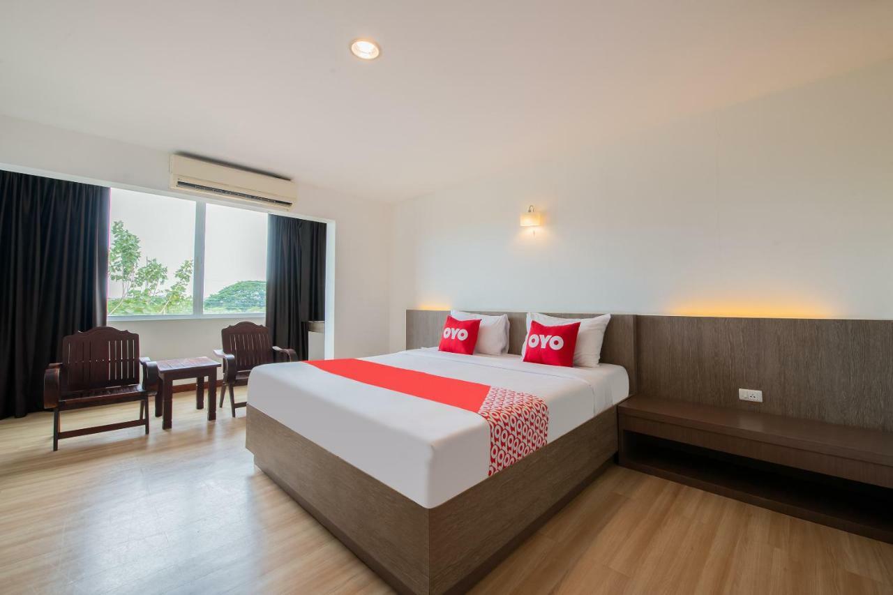 Oyo 257 Sea Paradise Hotel Sattahip Exteriör bild